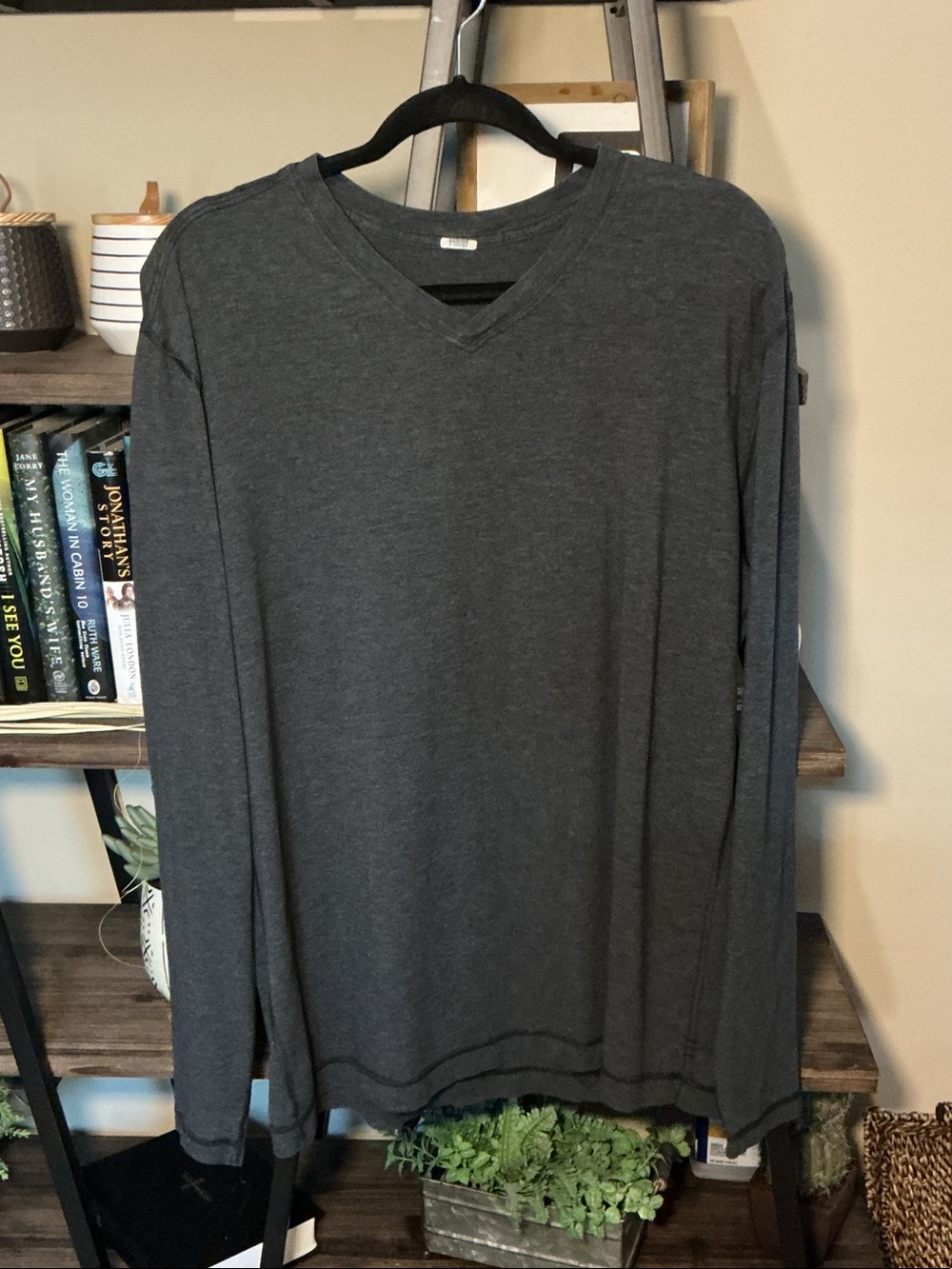 Lululemon Womenβs Long Sleeve V-Neck Shirt - Charcoal Gray